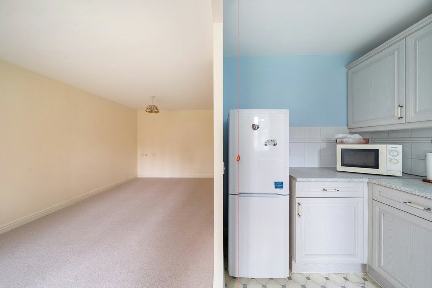 under offer high street london 18607 - Gibbs Gillespie