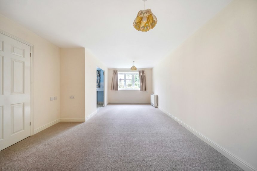 under offer high street london 18607 - Gibbs Gillespie