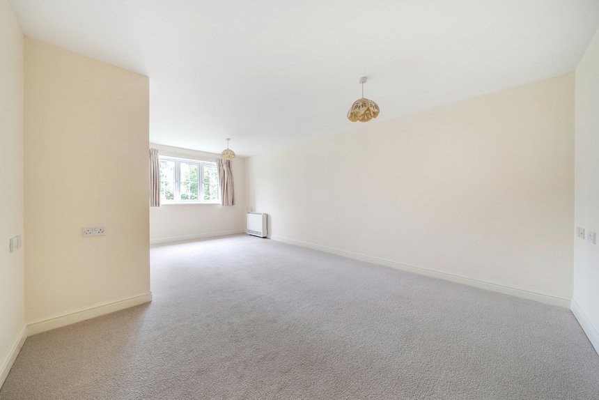 under offer high street london 18607 - Gibbs Gillespie