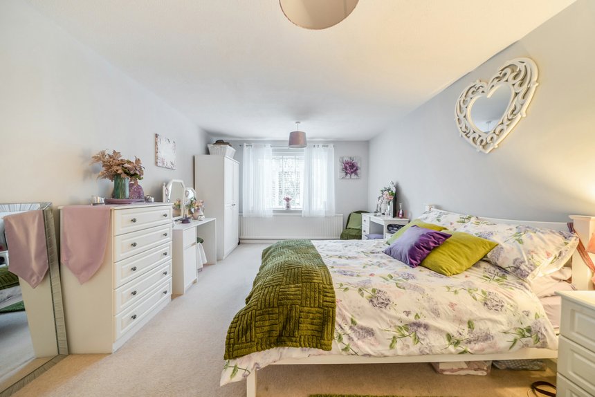 for sale vernon drive london 18924 - Gibbs Gillespie