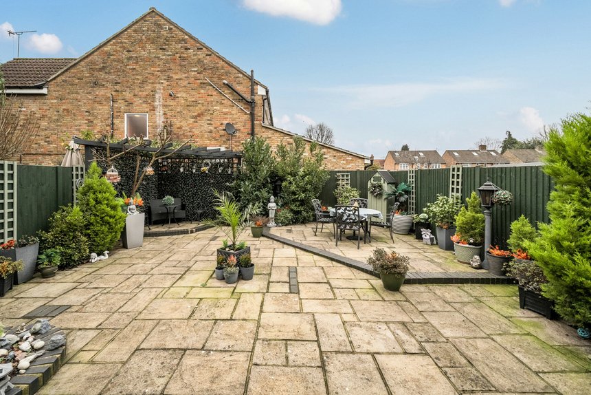 for sale vernon drive london 18924 - Gibbs Gillespie