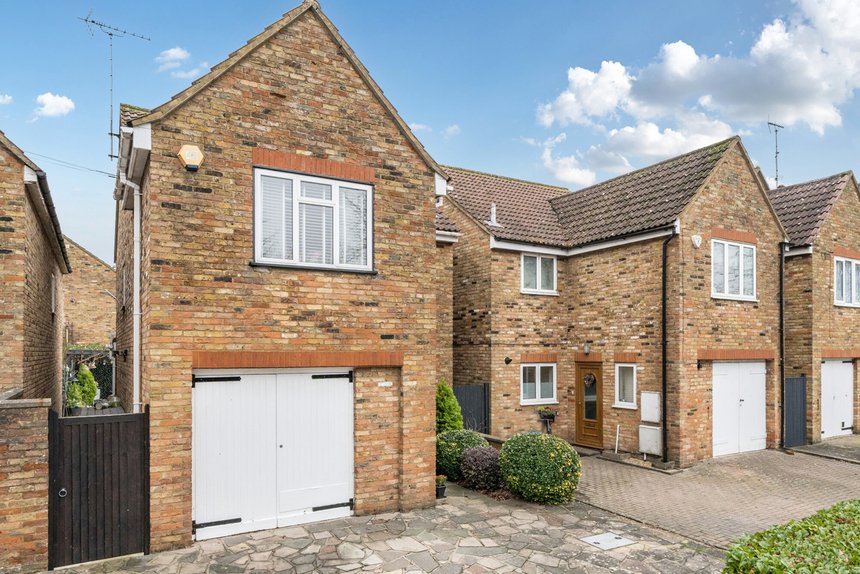 for sale vernon drive london 18924 - Gibbs Gillespie