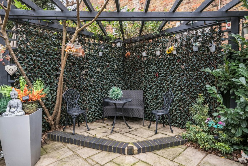 for sale vernon drive london 18924 - Gibbs Gillespie