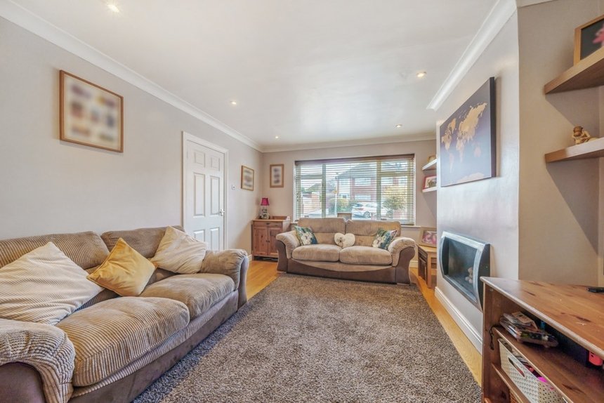 3 bedroom House for sale in Stirling Close, Uxbridge, UB8 Gibbs Gillespie