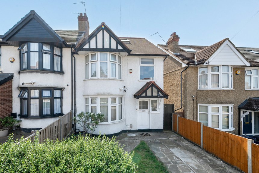 sold wood end avenue london 19546 - Gibbs Gillespie