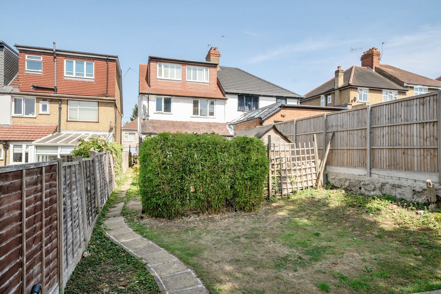 sold wood end avenue london 19546 - Gibbs Gillespie