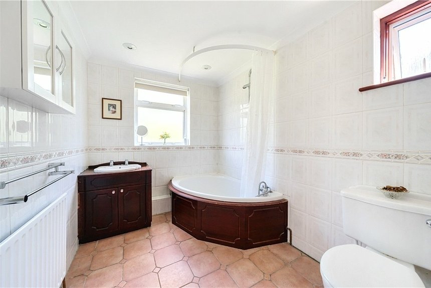 3 bedroom House for sale in Lyndhurst Avenue, Pinner, Middlesex, HA5