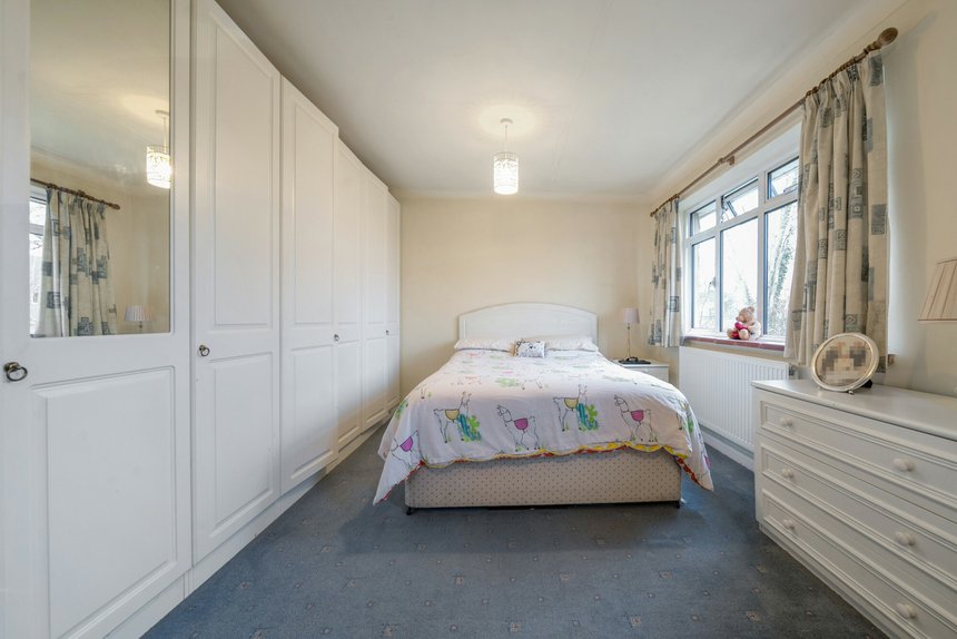 for sale warren road london 20359 - Gibbs Gillespie