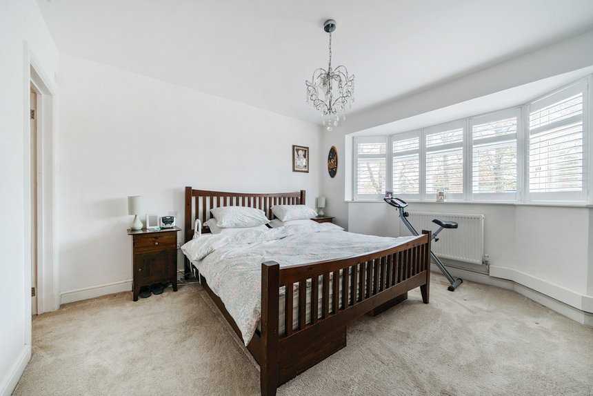 for sale burford close london 20458 - Gibbs Gillespie