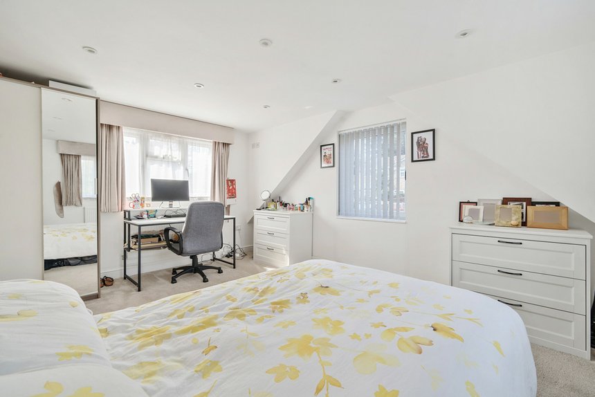for sale burford close london 20458 - Gibbs Gillespie