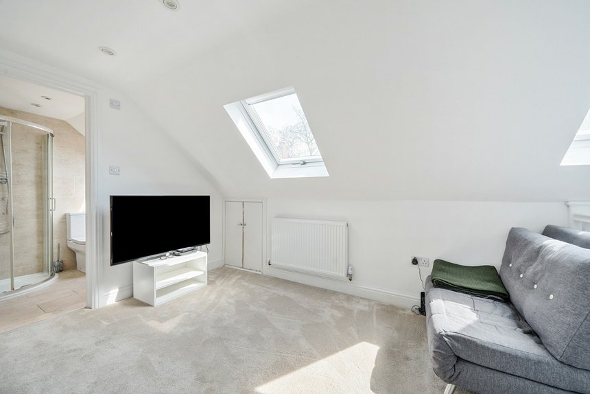 for sale burford close london 20458 - Gibbs Gillespie