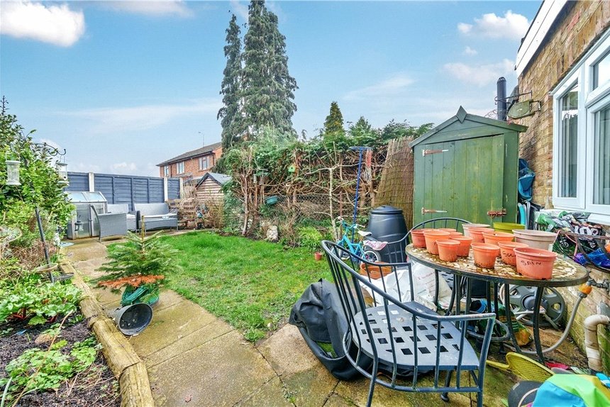 2 bedroom House for sale in Newdigate Road, Harefield, Uxbridge