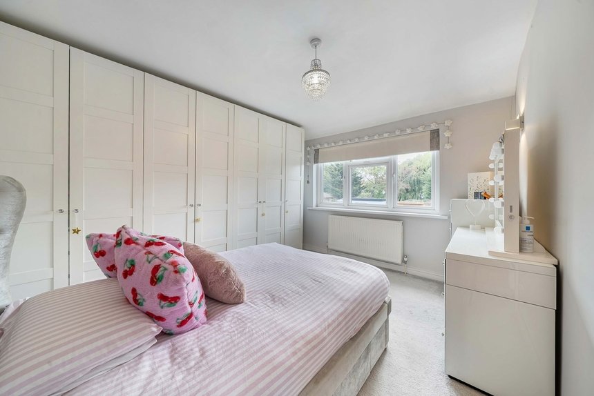 under offer swakeleys drive london 20678 - Gibbs Gillespie