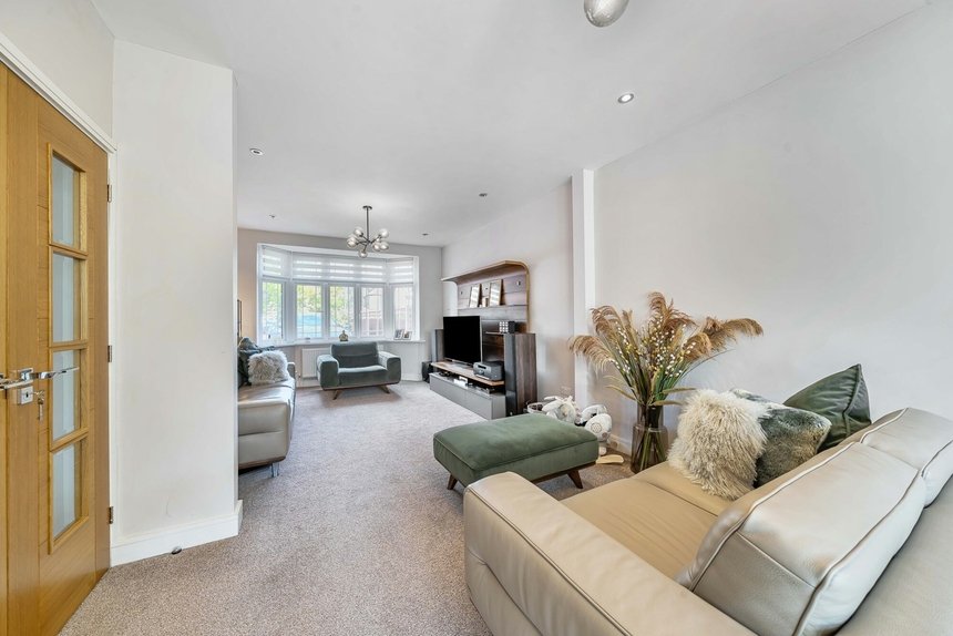 under offer swakeleys drive london 20678 - Gibbs Gillespie