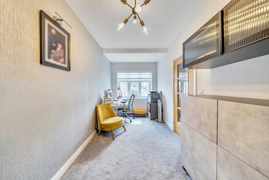 under offer swakeleys drive london 20678 - Gibbs Gillespie