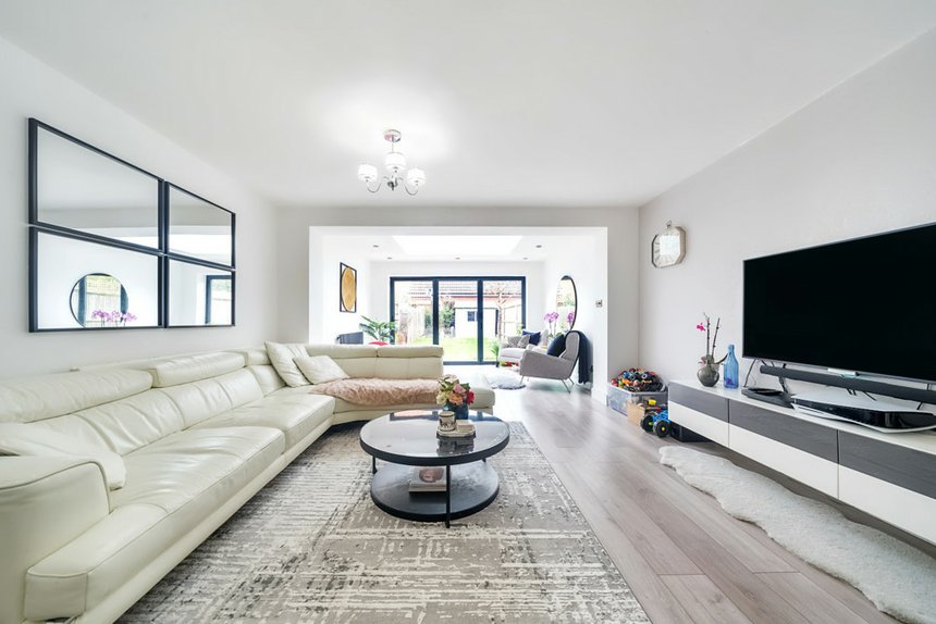 under offer hetherington way london 20856 - Gibbs Gillespie