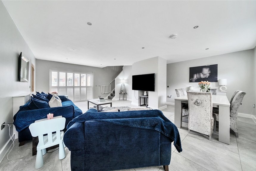 sold dairy farm lane london 21075 - Gibbs Gillespie