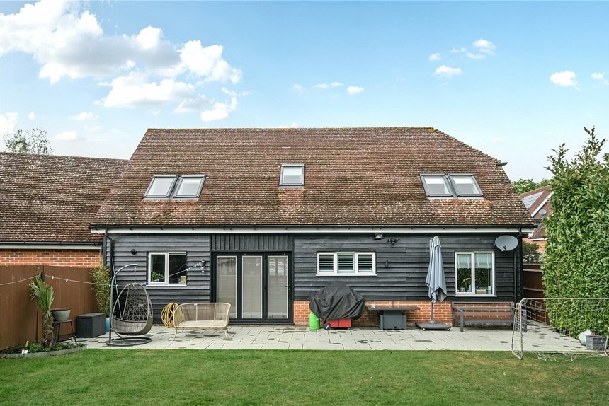 sold dairy farm lane london 21075 - Gibbs Gillespie