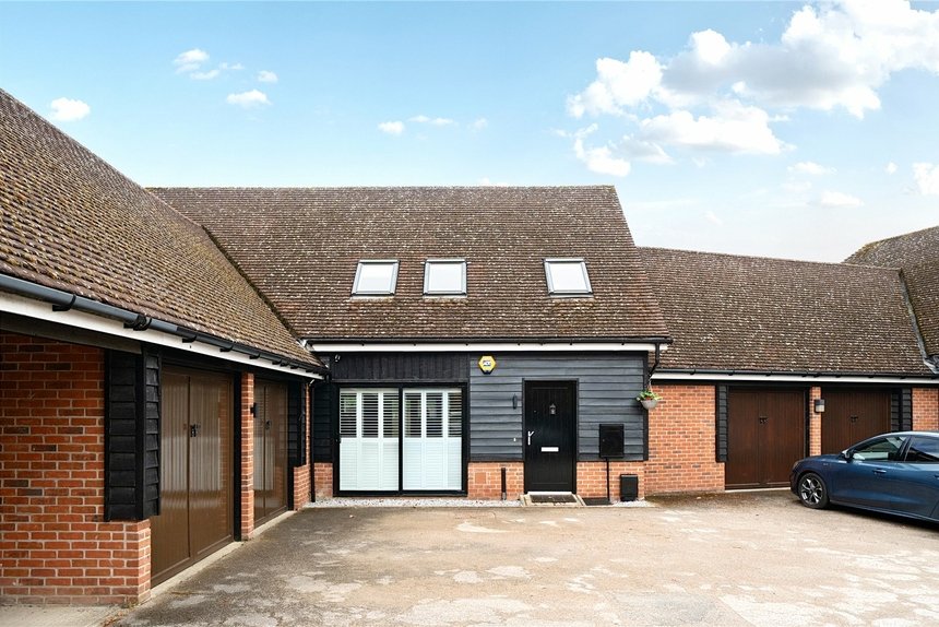 sold dairy farm lane london 21075 - Gibbs Gillespie