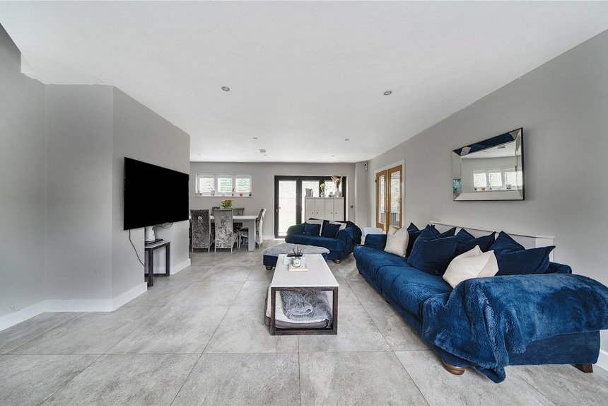 sold dairy farm lane london 21075 - Gibbs Gillespie