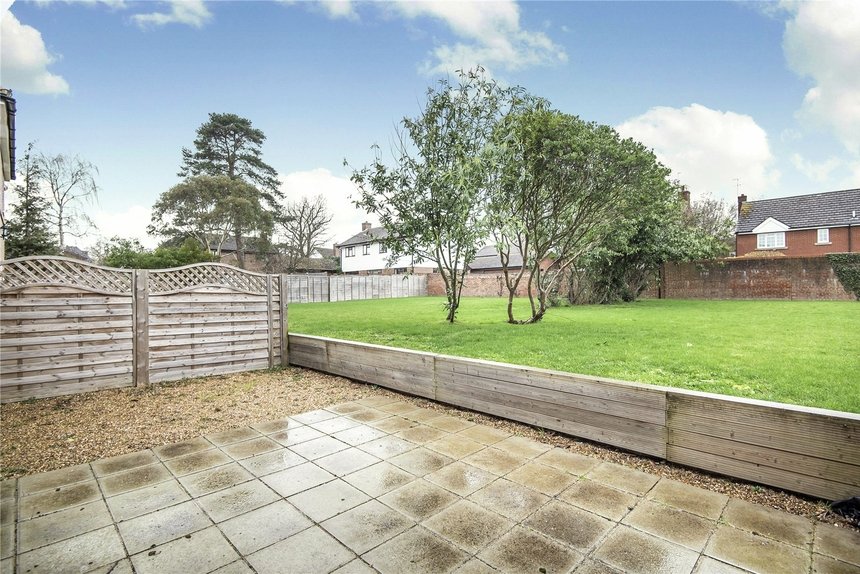under offer kingsend london 21435 - Gibbs Gillespie