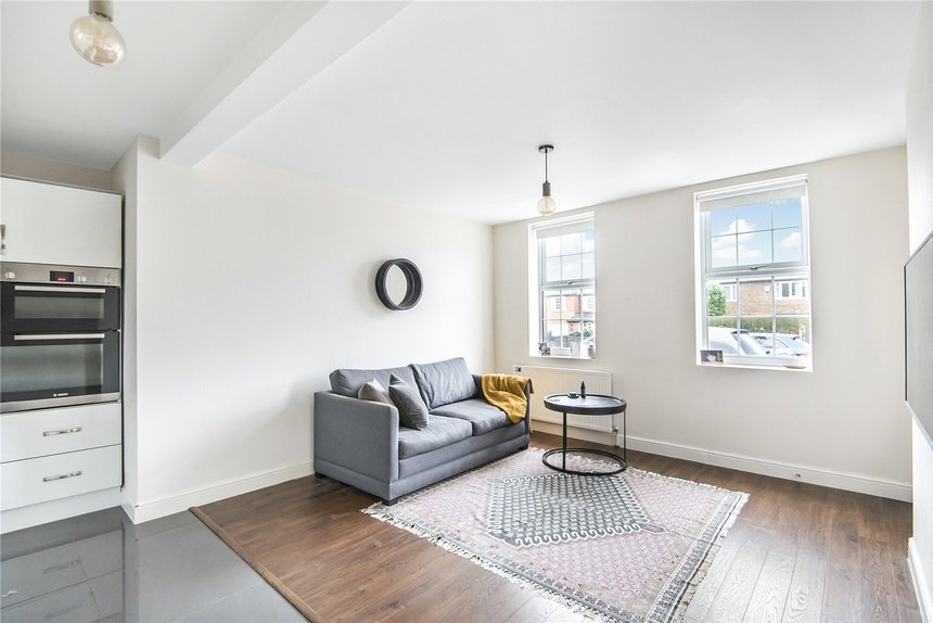 under offer kingsend london 21435 - Gibbs Gillespie