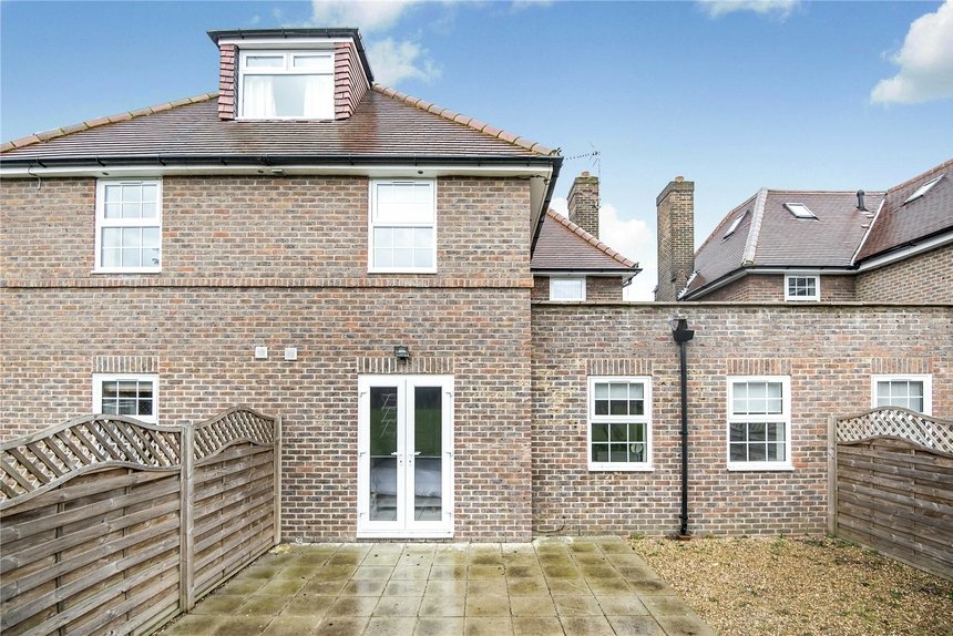 under offer kingsend london 21435 - Gibbs Gillespie