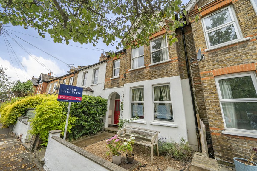 under offer glenfield road london 21486 - Gibbs Gillespie