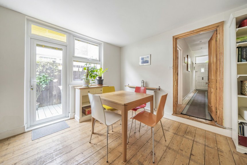 under offer glenfield road london 21486 - Gibbs Gillespie