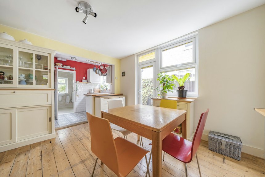 under offer glenfield road london 21486 - Gibbs Gillespie