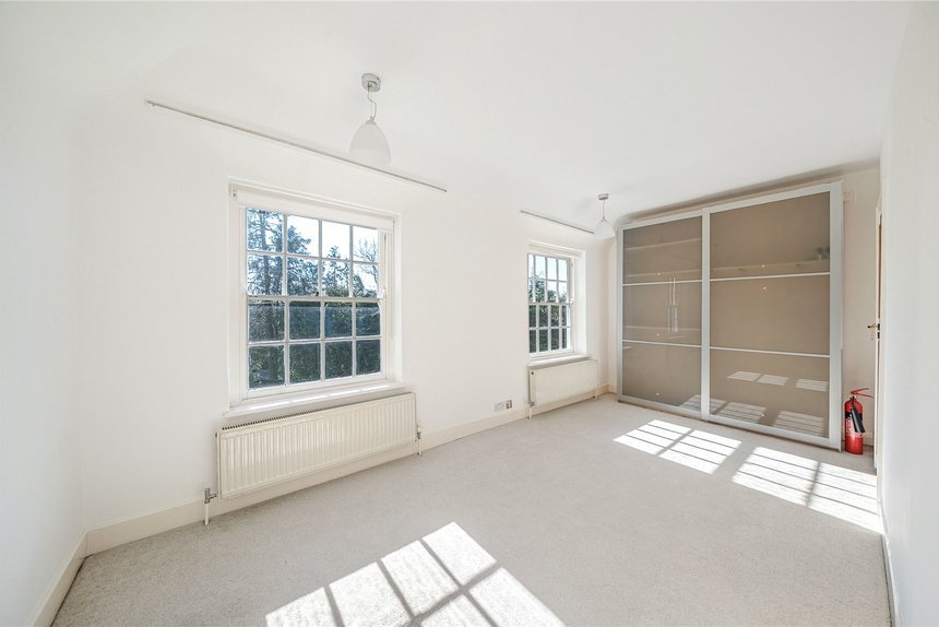 for sale elgood avenue london 22116 - Gibbs Gillespie
