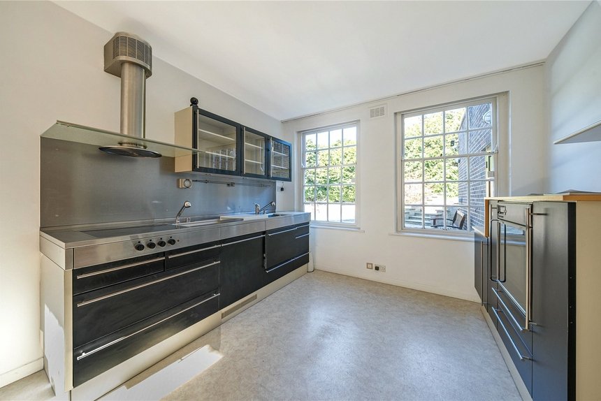 for sale elgood avenue london 22116 - Gibbs Gillespie
