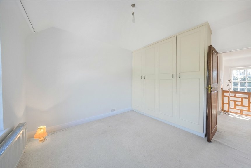 for sale elgood avenue london 22116 - Gibbs Gillespie