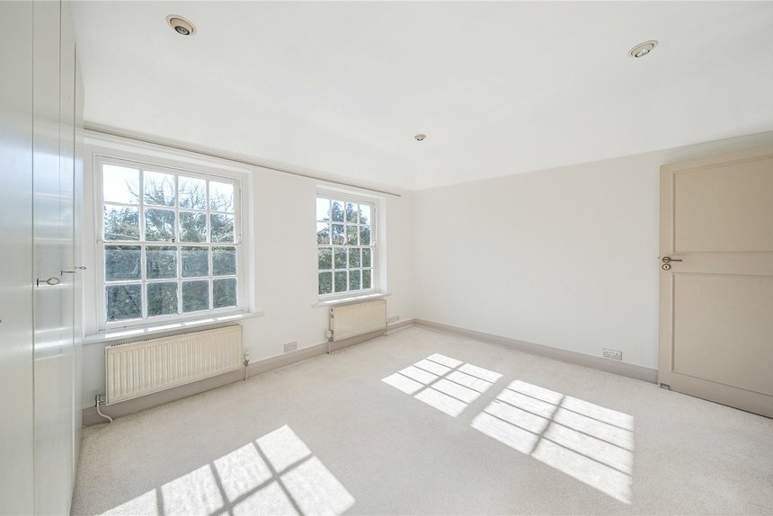 for sale elgood avenue london 22116 - Gibbs Gillespie