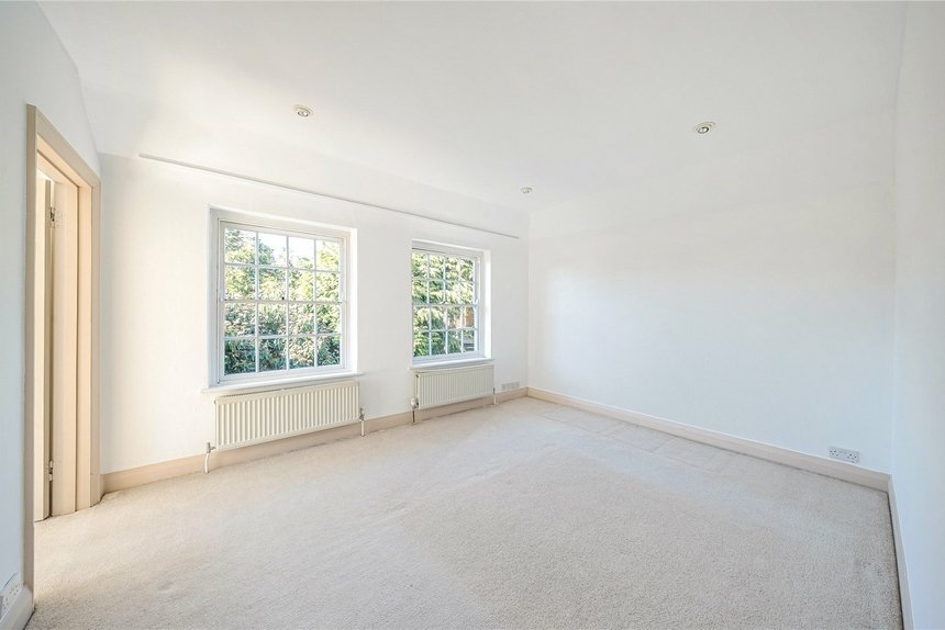 for sale elgood avenue london 22116 - Gibbs Gillespie