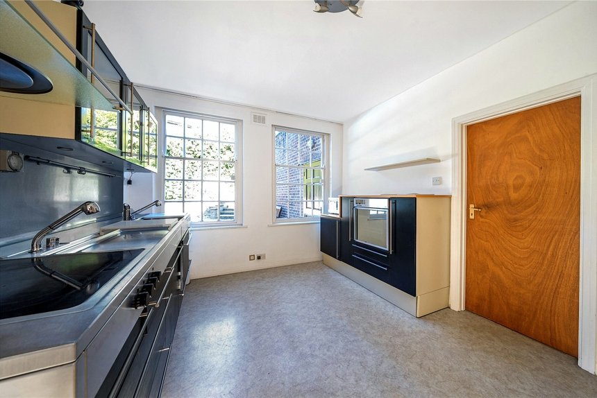 for sale elgood avenue london 22116 - Gibbs Gillespie