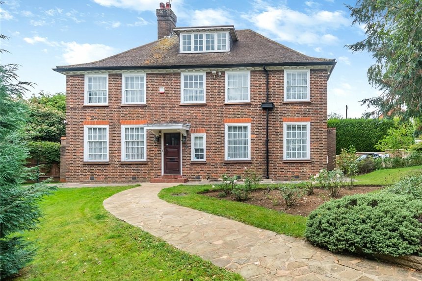 for sale elgood avenue london 22116 - Gibbs Gillespie