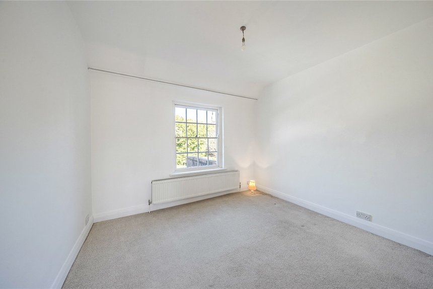 for sale elgood avenue london 22116 - Gibbs Gillespie