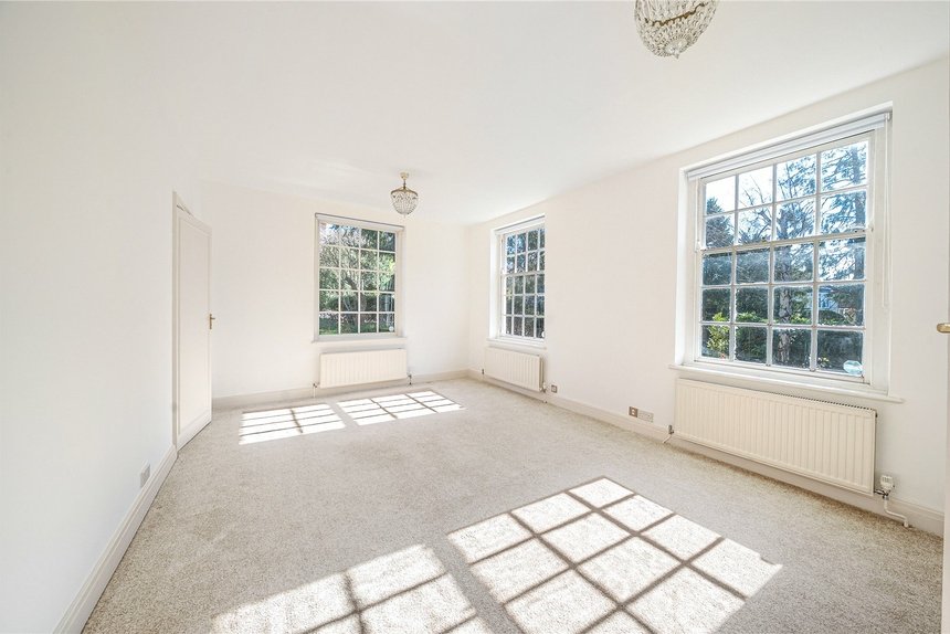 for sale elgood avenue london 22116 - Gibbs Gillespie