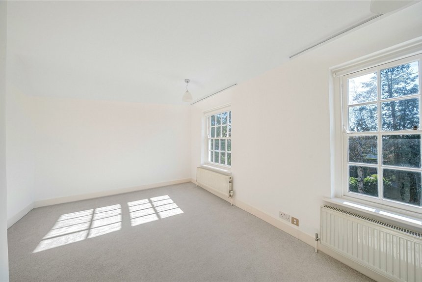 for sale elgood avenue london 22116 - Gibbs Gillespie