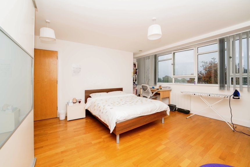 available flat 32 london 22156 - Gibbs Gillespie