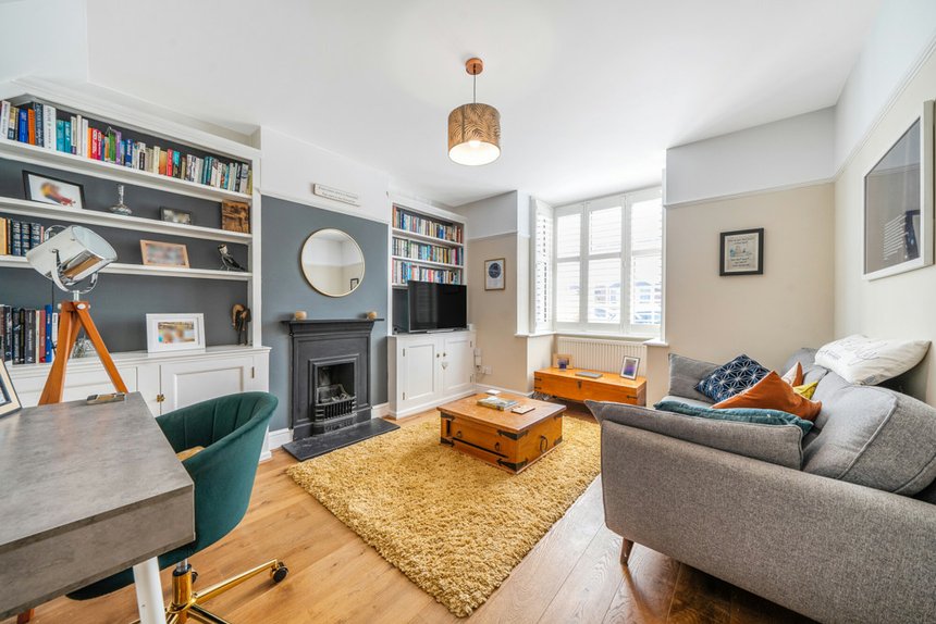 for sale hilliard road london 22176 - Gibbs Gillespie