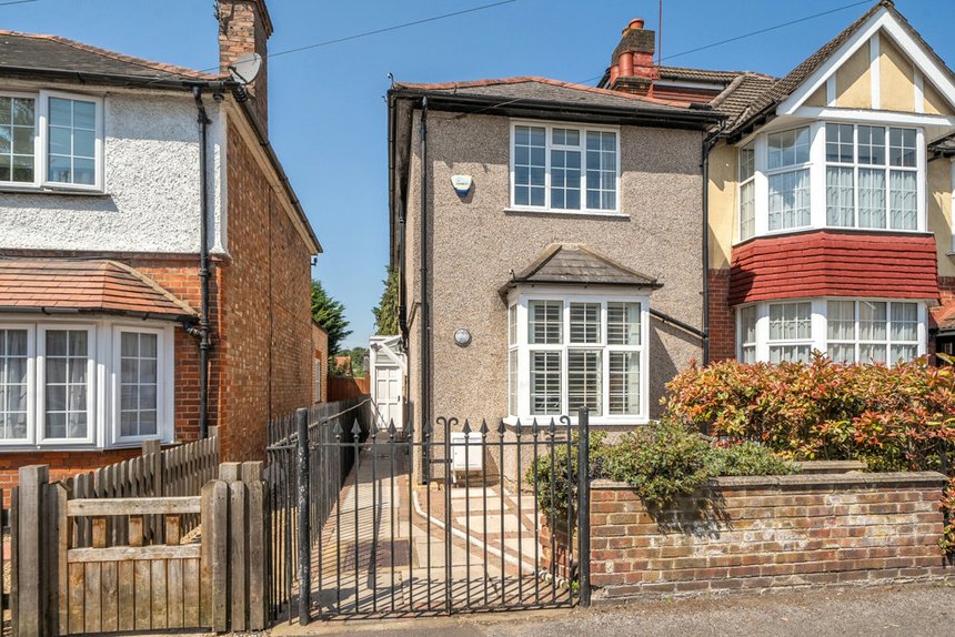 for sale hilliard road london 22176 - Gibbs Gillespie