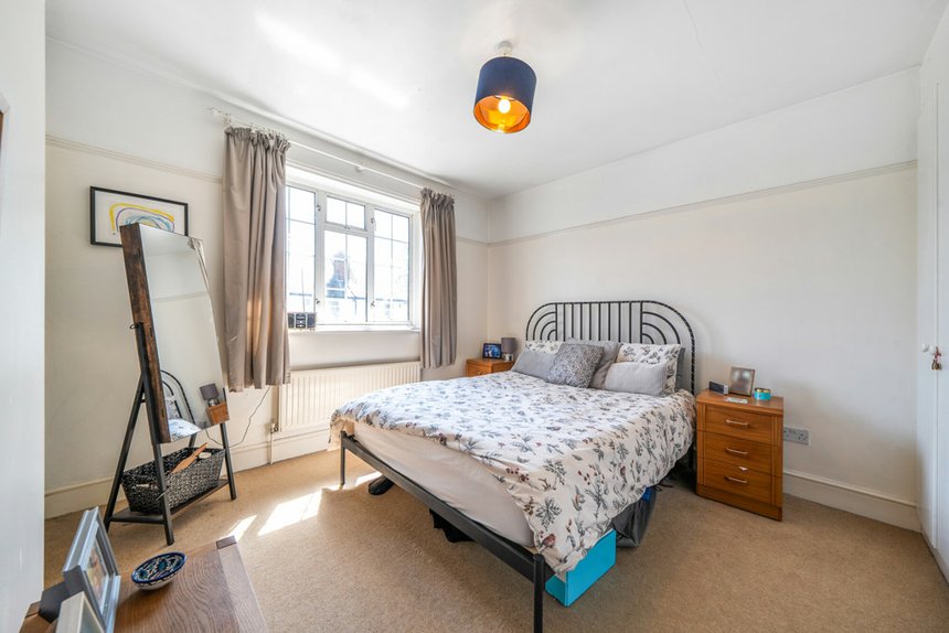 for sale hilliard road london 22176 - Gibbs Gillespie