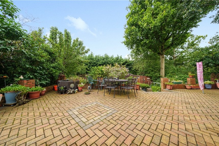 sold greenfield avenue london 22317 - Gibbs Gillespie