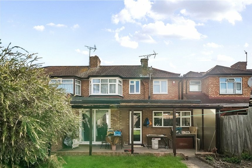 under offer wetheral drive london 22396 - Gibbs Gillespie