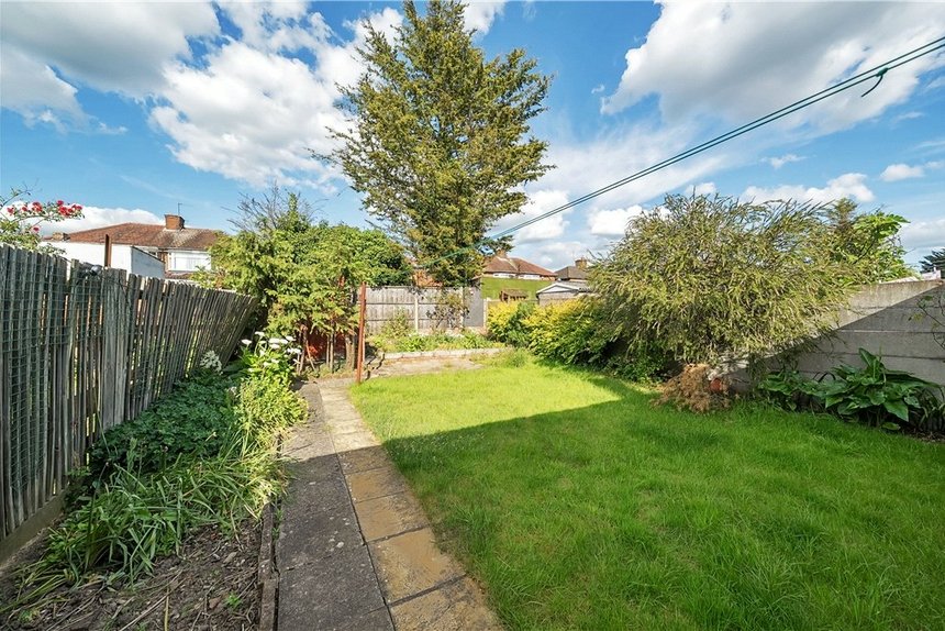 under offer wetheral drive london 22396 - Gibbs Gillespie