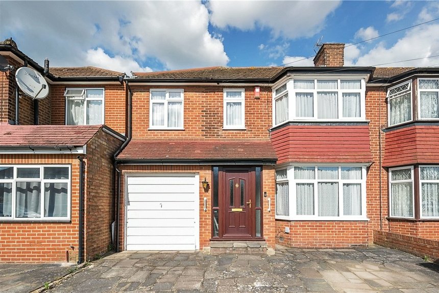 under offer wetheral drive london 22396 - Gibbs Gillespie