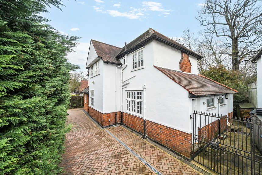 for sale eastcote road london 22522 - Gibbs Gillespie