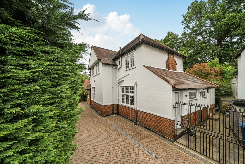 for sale eastcote road london 22522 - Gibbs Gillespie